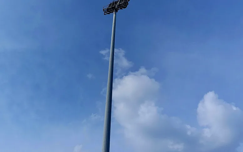 球队抵达客场球场进行赛前训练的场边画面(最后一餐的时间不是固定值)