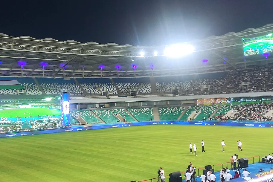 星空官方端网站在线登入前线 为什么很多少年边锋进成年队后被改去边路走廊·赛后混采间·天赋论